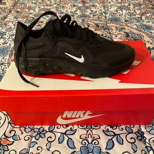 Nike Renew Lucent women’s athletic sneakers